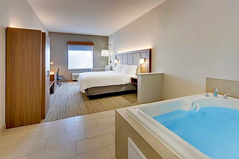 Holiday Inn Express & Suites Weatherford By IHG