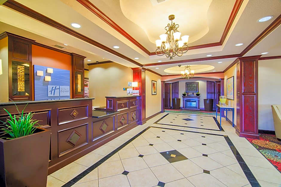 Holiday Inn Express Hotel & Suites Terrell By IHG