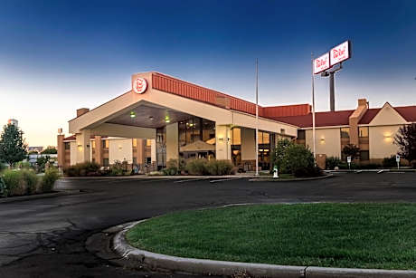 Red Roof Inn & Suites Cincinnati North-Mason