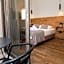 Lunar Hotel Modern Boutique