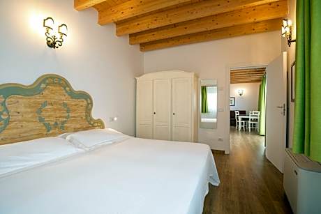 One-Bedroom Apartment with Balcony and Lake View