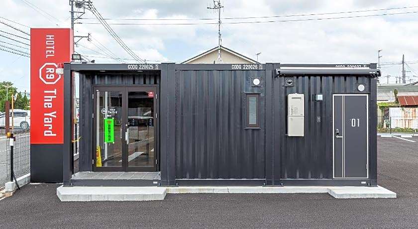 HOTEL R9 The Yard Buzen