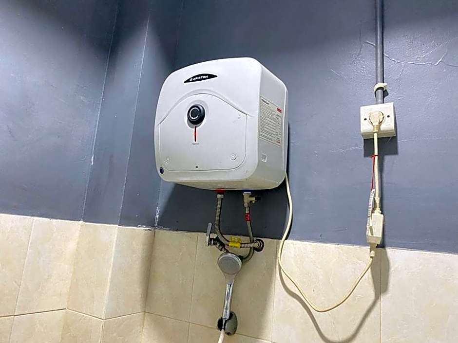 Monalisa Homestay Mitra RedDoorz – Surabaja, IL