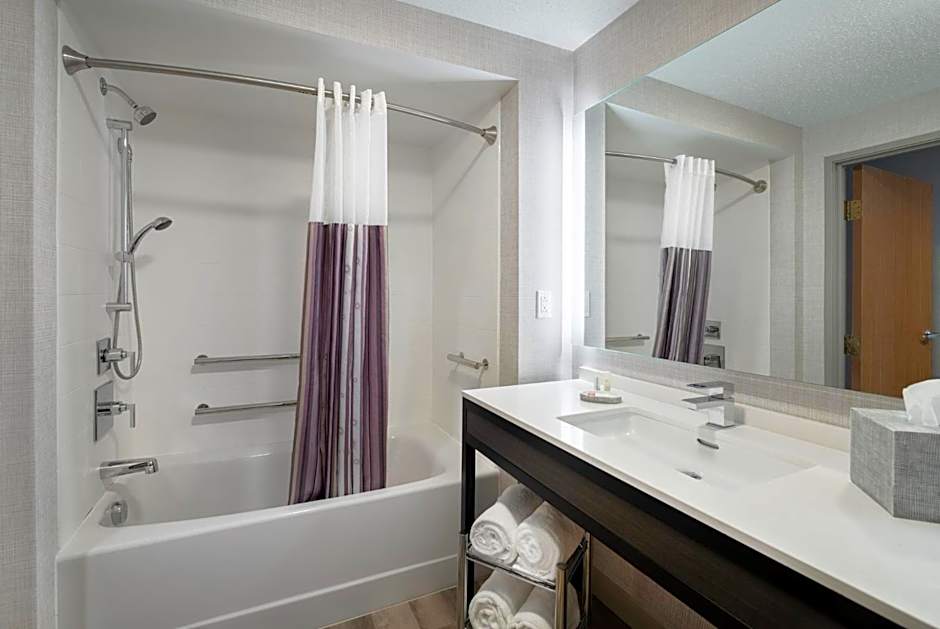 Holiday Inn Express South Burlington - Downtown By IHG