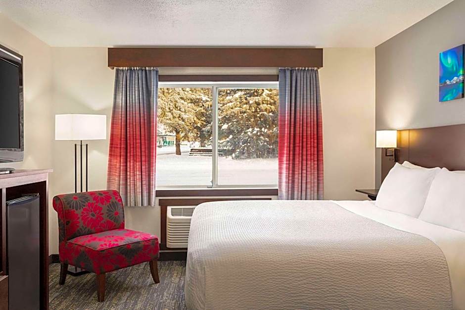 Ramada by Wyndham Richland Center