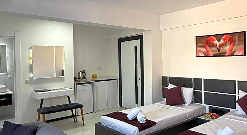 WB WEEKEND HOTEL AND SUITES