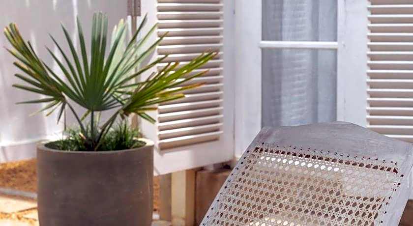 Arabella on Boossa Private Hotel