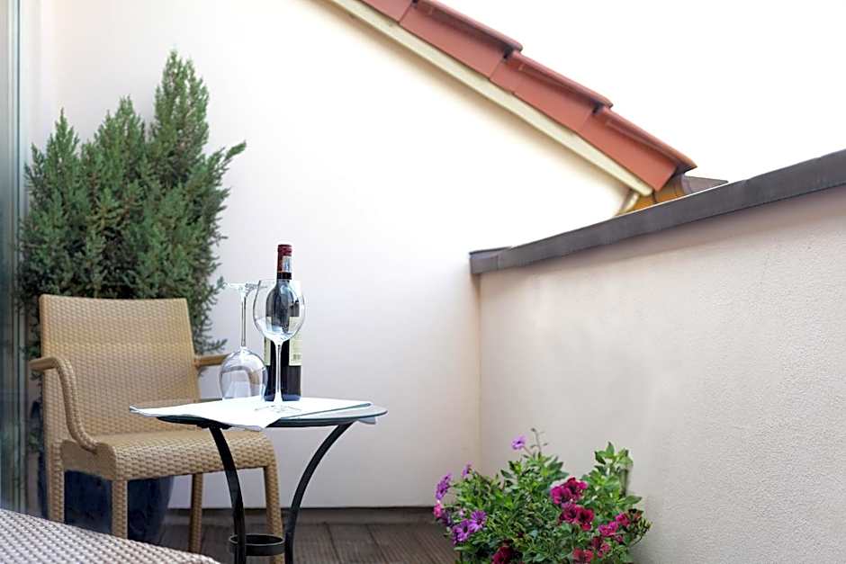 Melarose Feng Shui Hotel