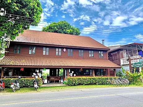 Riverhouse-The Teak House