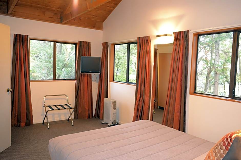 The Hobbit Motorlodge