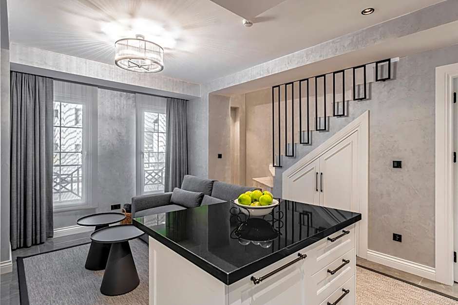 Ena Boutique Hotel & Residences