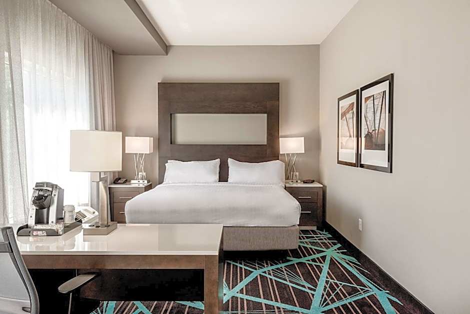 Holiday Inn Express & Suites Charlotte Airport By IHG