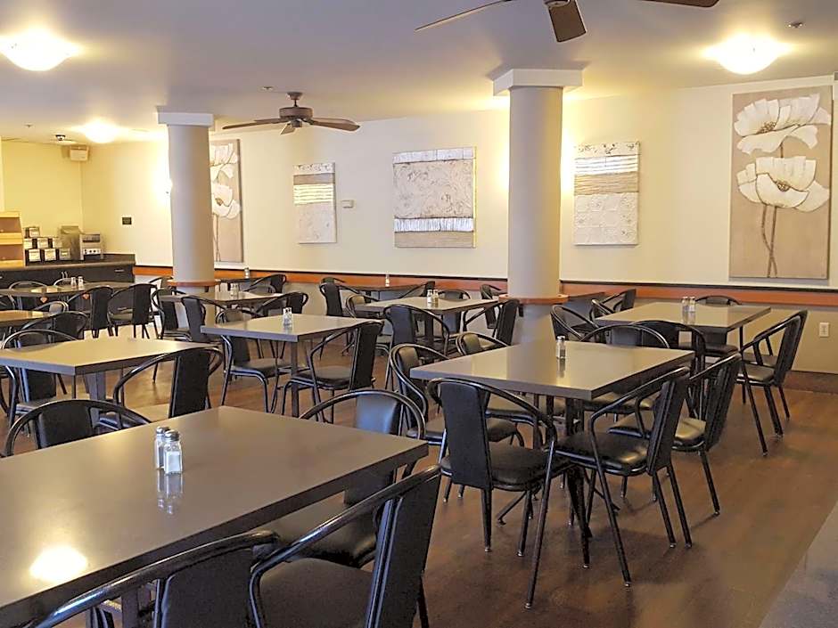 Pocaterra Inn & Waterslide