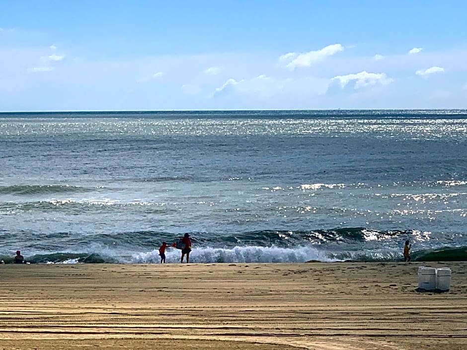 Holiday Inn & Suites Virginia Beach - North Beach, an IHG Hotel