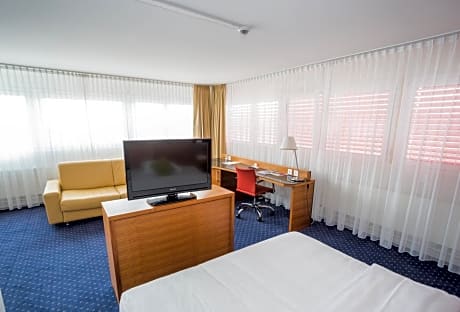 Junior Suite (1-2 Adults)