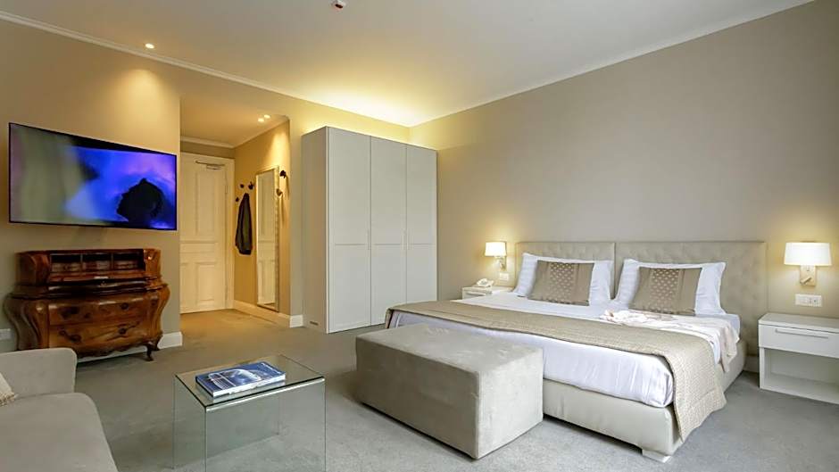 Photo 1 of 3 of Junior Suite, Garden View