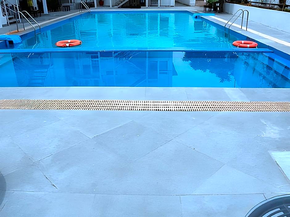 Vibe By The Lalit Traveller