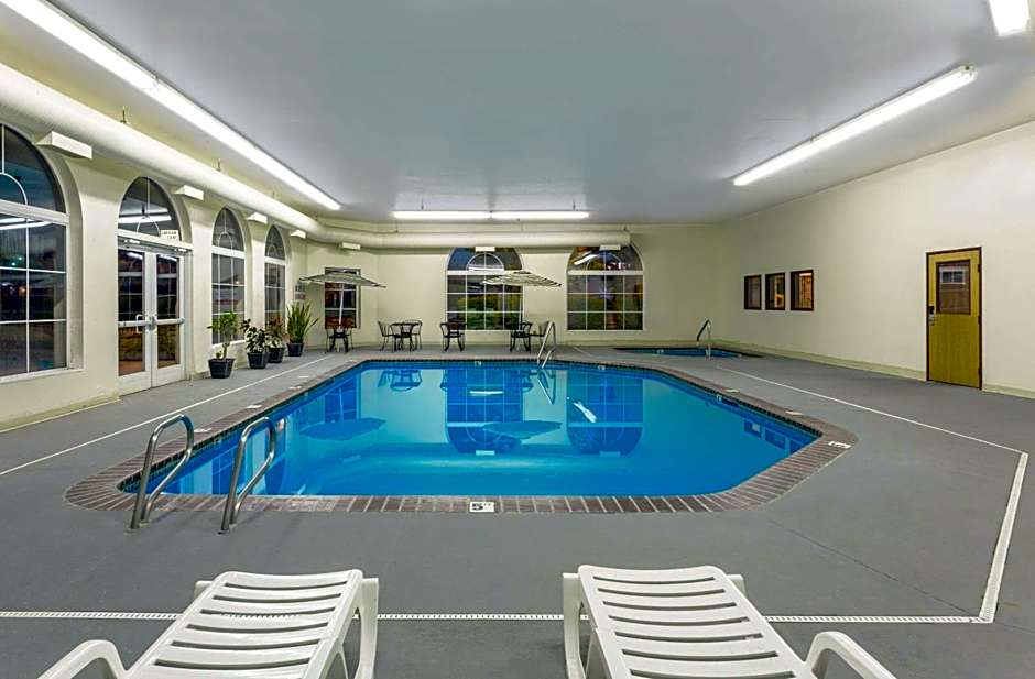 Super 8 by Wyndham Heyburn/Burley Area
