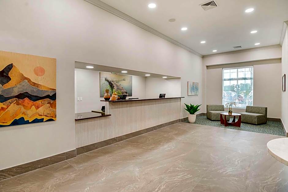 Best Western Plus Crossroads Inn & Suites