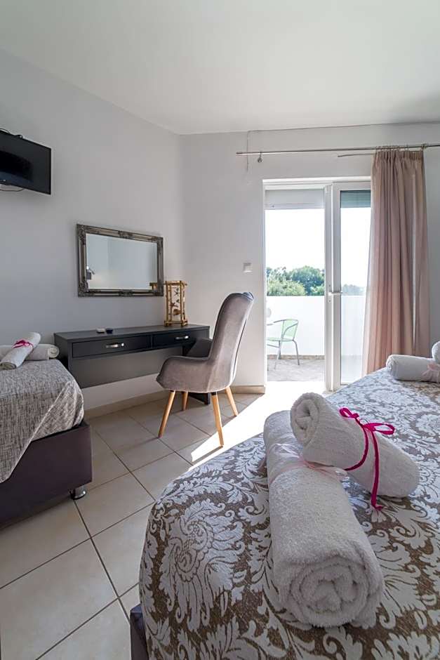 Anelia Boutique Studios & Apartments