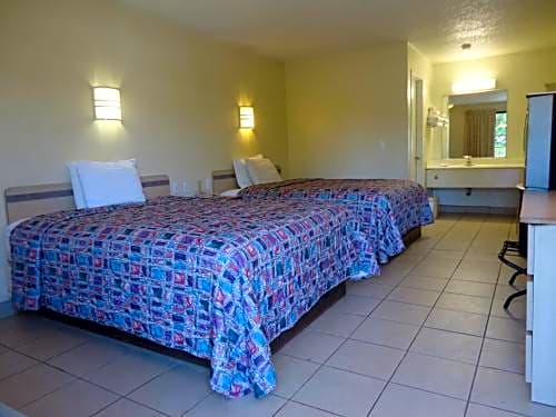 Super 6 Inn & Suites Pensacola