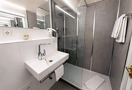 Single Room with Shower