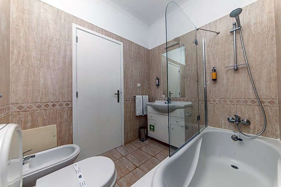 Atalaia Sol Aparthotel - tennis & heated pool in winter