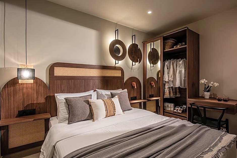 Everest Apartments and Suites