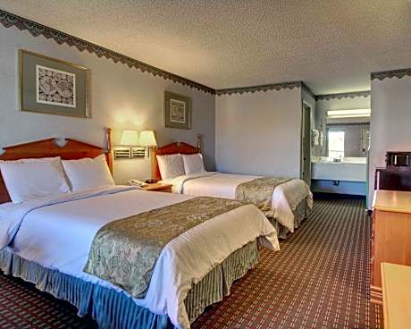 Double Room with Two Double Beds - Smoking