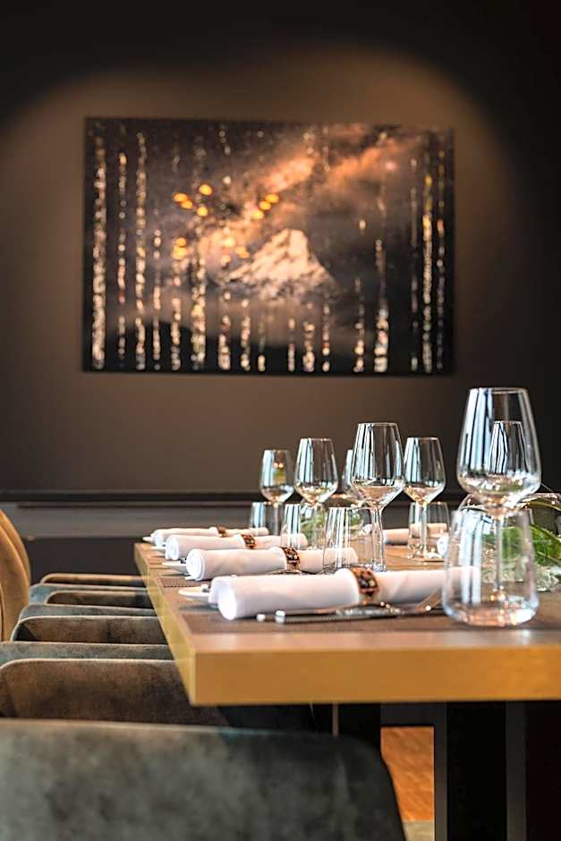 TARGET WORLD Hunter's Lodge