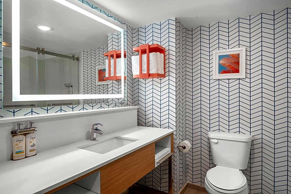 Holiday Inn Express & Suites Destin - Miramar Beach By IHG