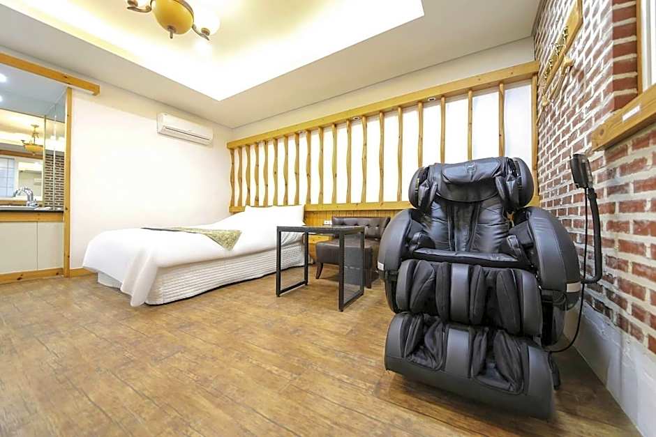 Cheonan Business Hotel