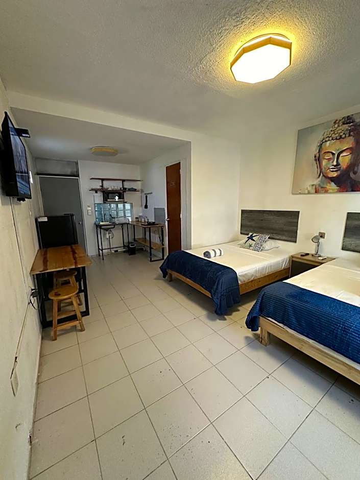 Suites Brisa Marina - atrás de Playa Regatas y el Malecón, 6 calles del Acuario