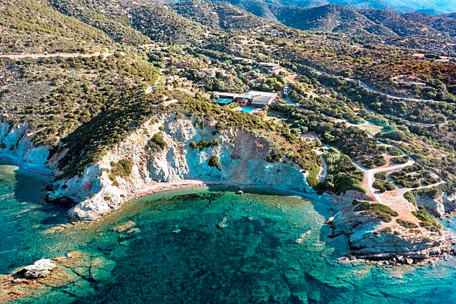 ISA-Ecovillage with swimming-pool in Teulada surrounded by greenery just 400 meters from the sea