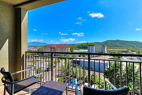 1 Bedroom 2 room Suite, 1 King, Sofa bed, Mountain view, Balcony