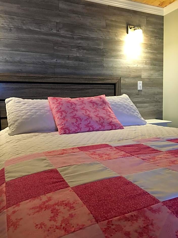 Raleigh Rooms & Taylor's Crafts