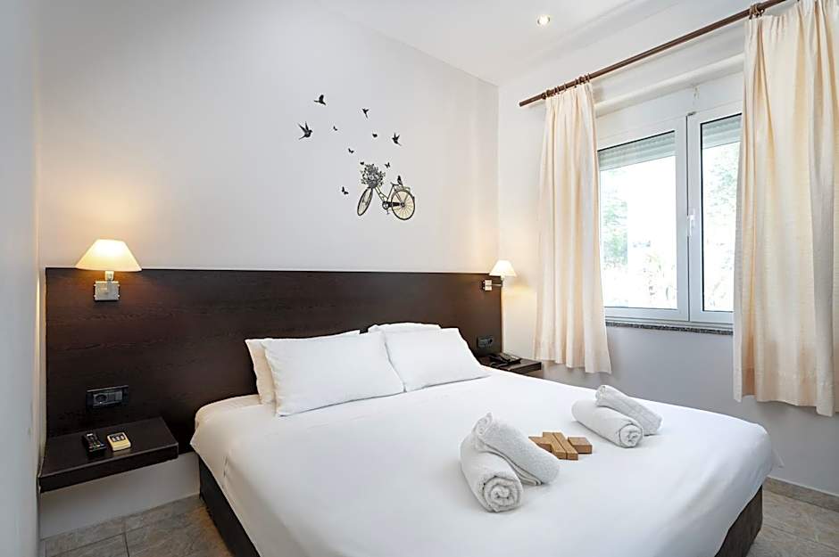 Sonia Hotel & Suites - Adults Only