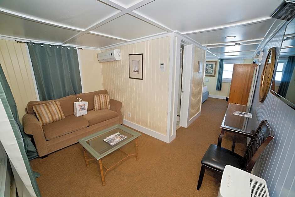 Georgianne Inn & Suites