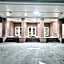 COLLINS INN & SUITES