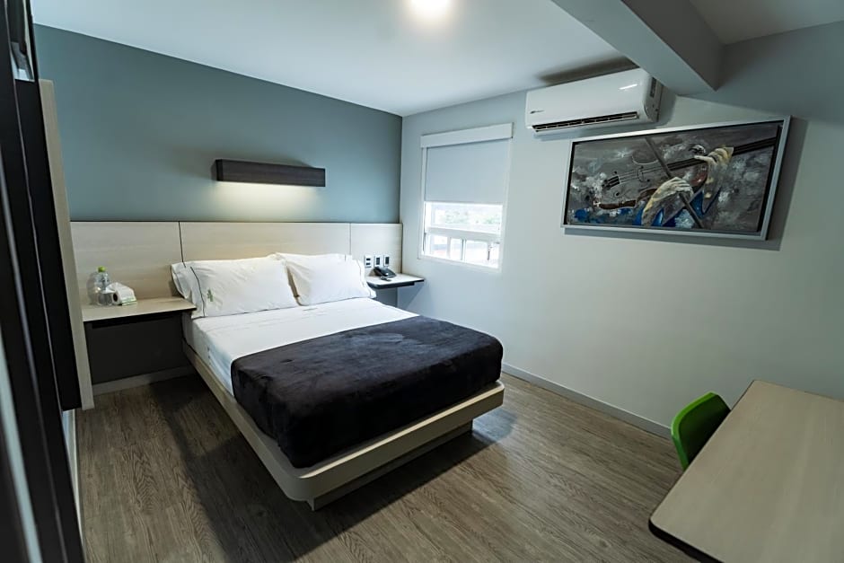 HOTEL LEMON GREEN -Zona Expo Frente al Centro de Convenciones