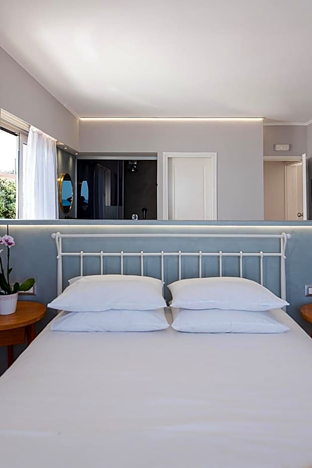 The Mini Beach Hotel