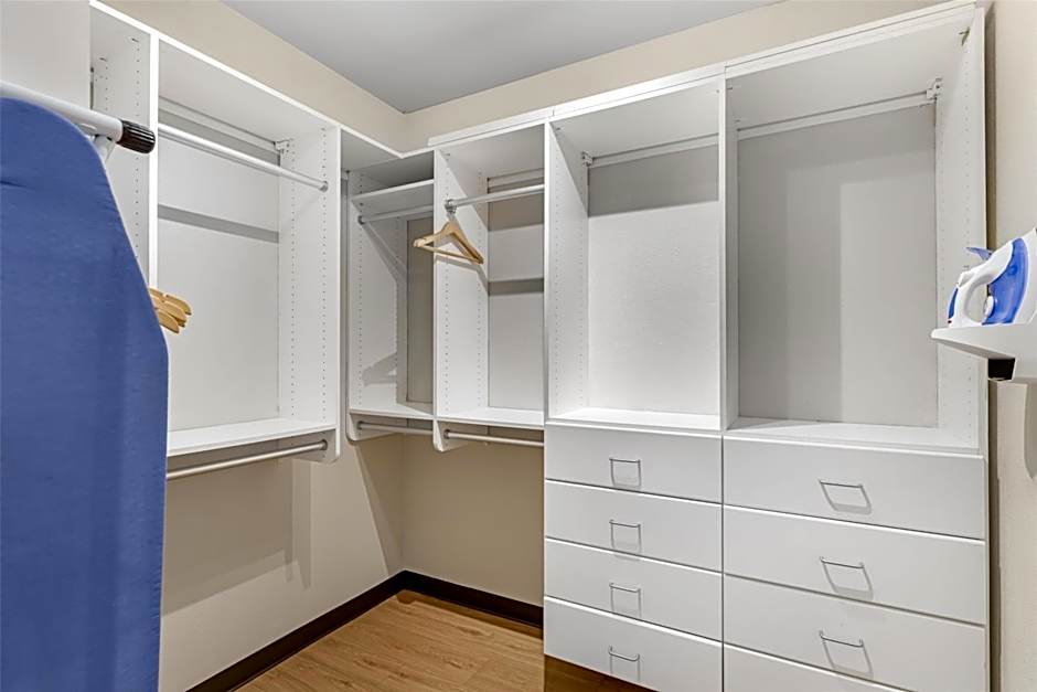 Best Western Firestone Inn & Suites