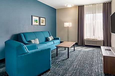 Queen Suite with Two Queen Beds - Non-Smoking