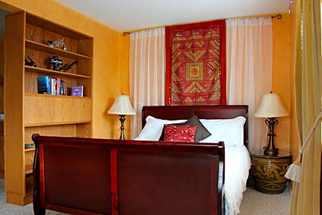 Studio with Sofa Bed