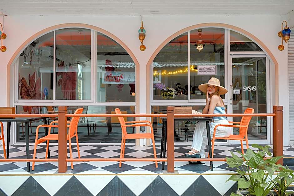 Sidewalk Boutique Hotel