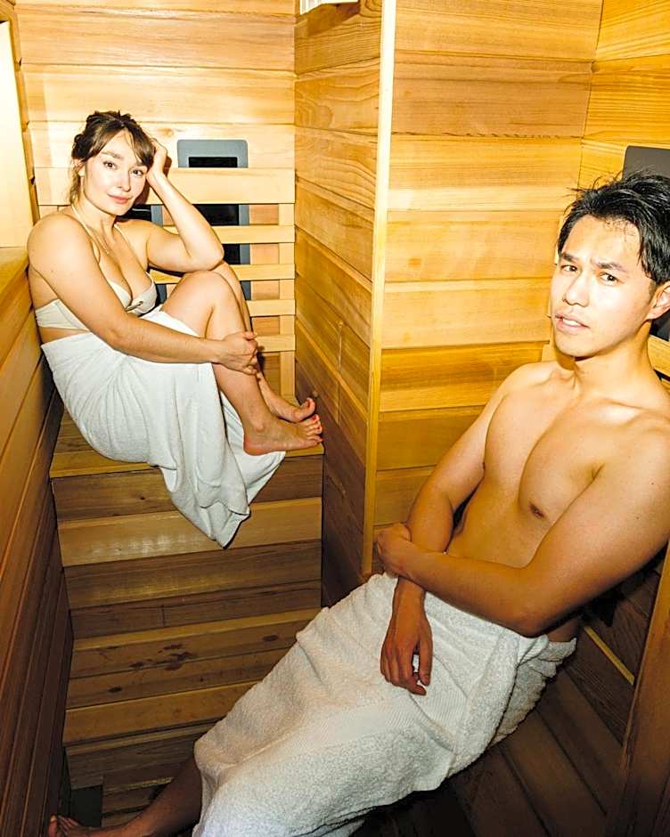 Le VIP Paris - Yacht Hotel