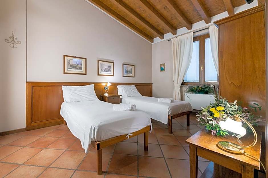 Photo 1 of 3 of 1 Double Bed or 2 Beds