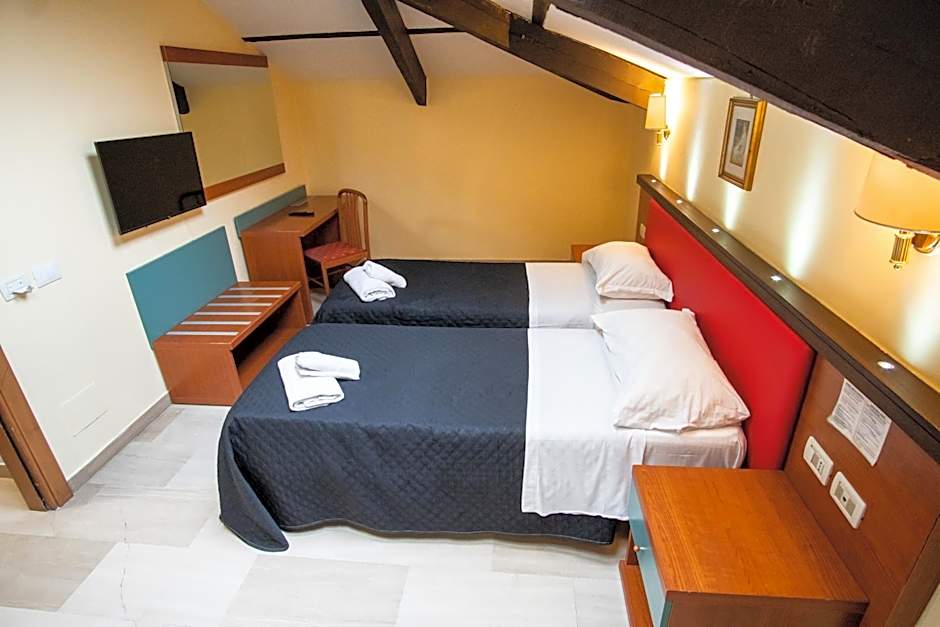 HOTEL CENTER 2