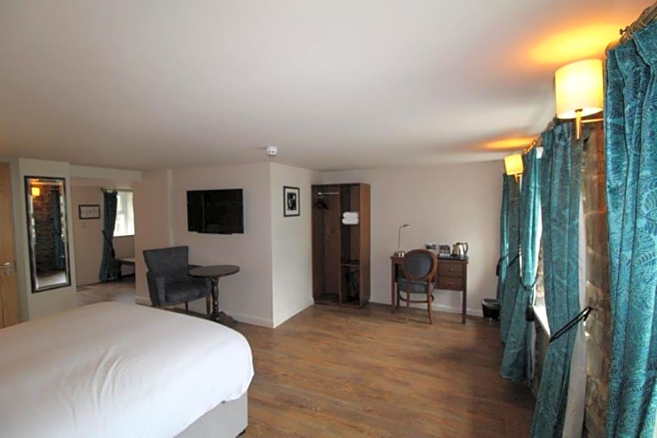 rooms @ the dolau inn