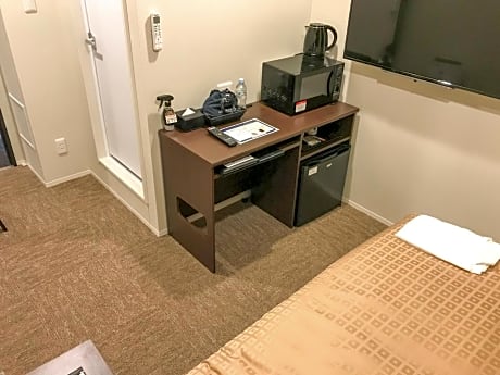 Single Room - Smoking